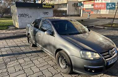 Седан Volkswagen Jetta 2005 в Запоріжжі