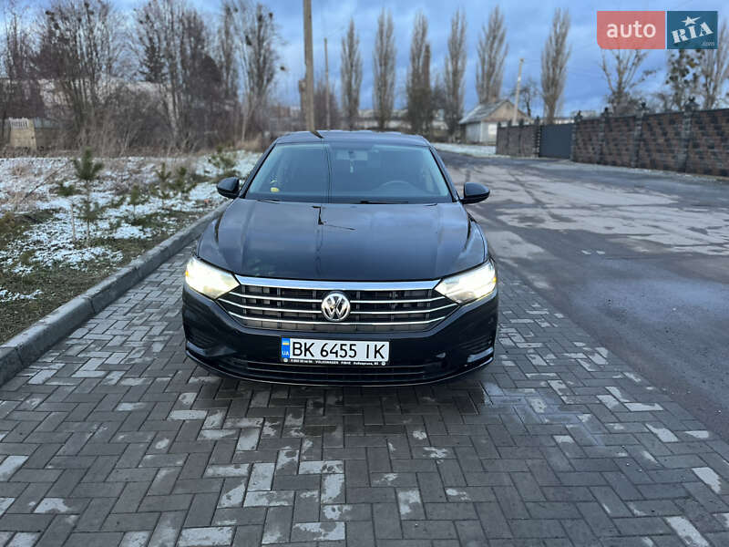 Седан Volkswagen Jetta 2018 в Рівному