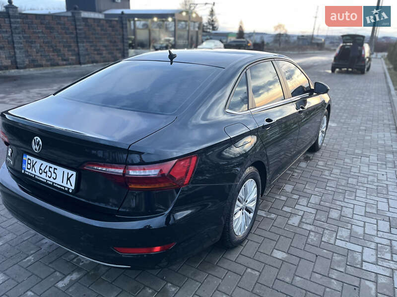 Седан Volkswagen Jetta 2018 в Рівному