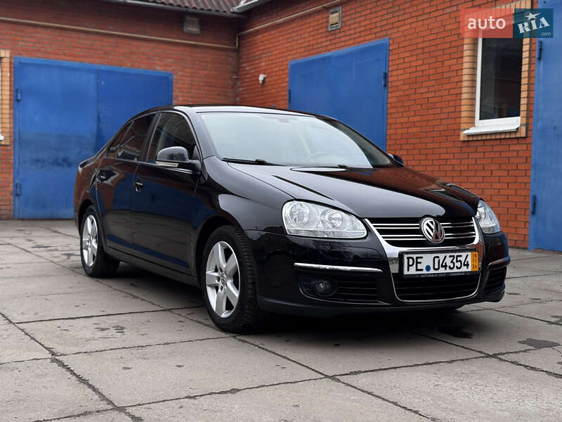 Седан Volkswagen Jetta 2009 в Лубнах