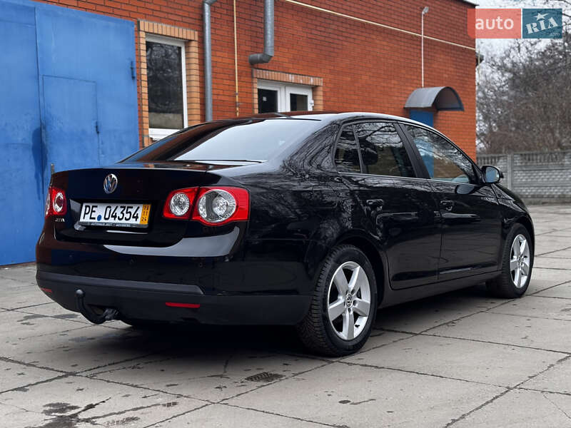 Седан Volkswagen Jetta 2009 в Лубнах