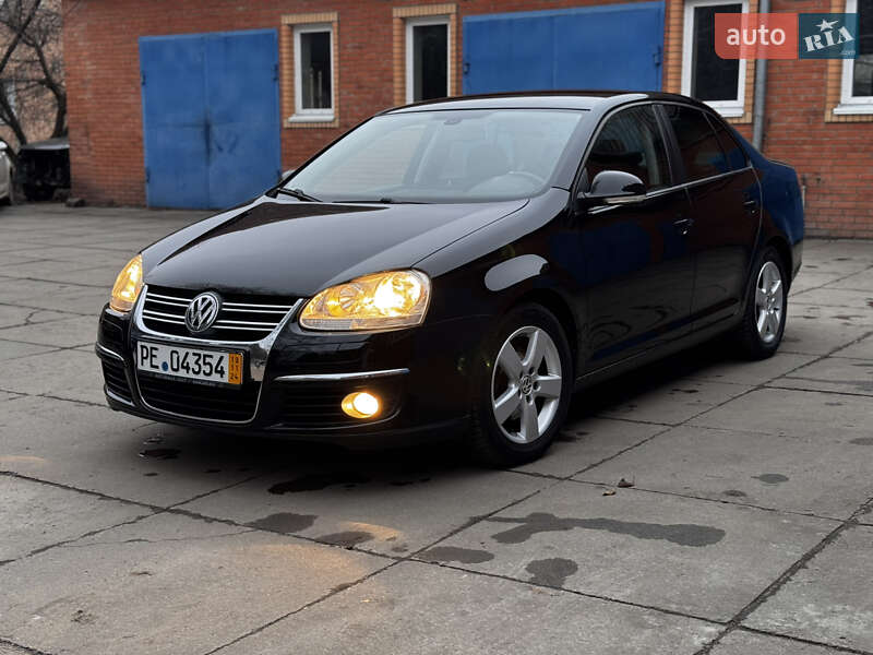 Седан Volkswagen Jetta 2009 в Лубнах