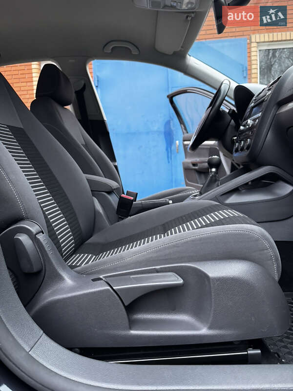 Седан Volkswagen Jetta 2009 в Лубнах