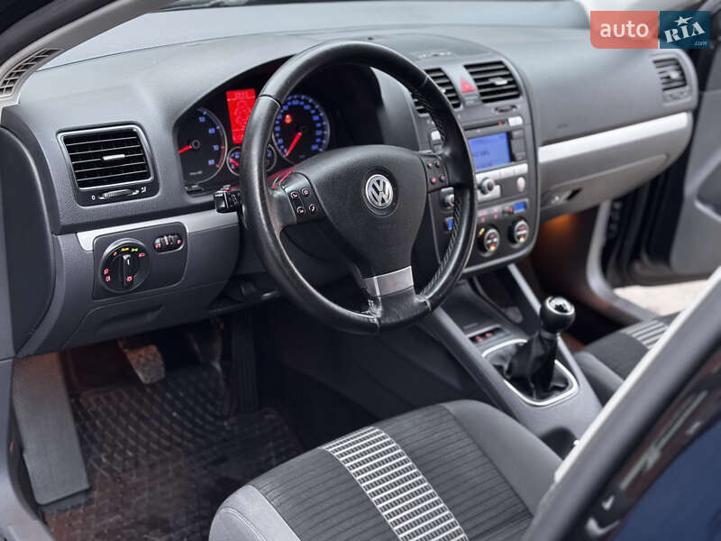 Седан Volkswagen Jetta 2009 в Лубнах