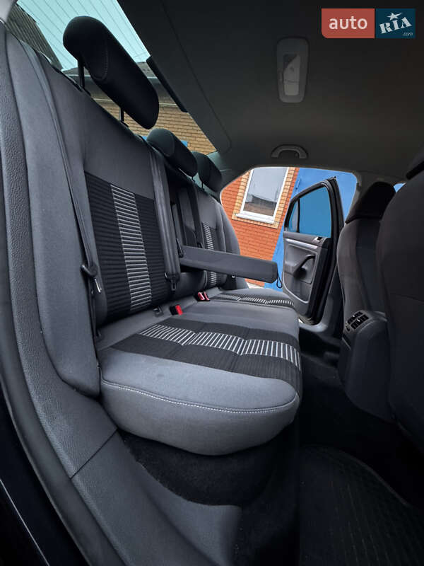 Седан Volkswagen Jetta 2009 в Лубнах