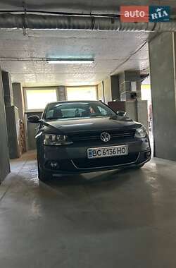 Седан Volkswagen Jetta 2012 в Львові