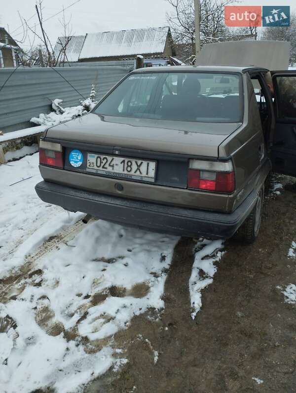 Седан Volkswagen Jetta 1986 в Ізяславі
