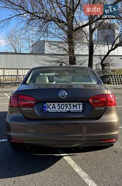 Седан Volkswagen Jetta 2012 в Киеве