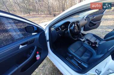 Седан Volkswagen Jetta 2012 в Києві