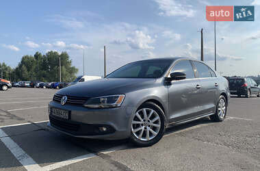 Седан Volkswagen Jetta 2012 в Києві