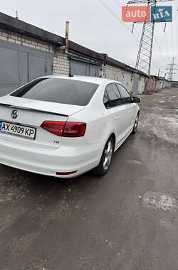 Седан Volkswagen Jetta 2015 в Харкові