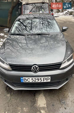 Седан Volkswagen Jetta 2013 в Львові