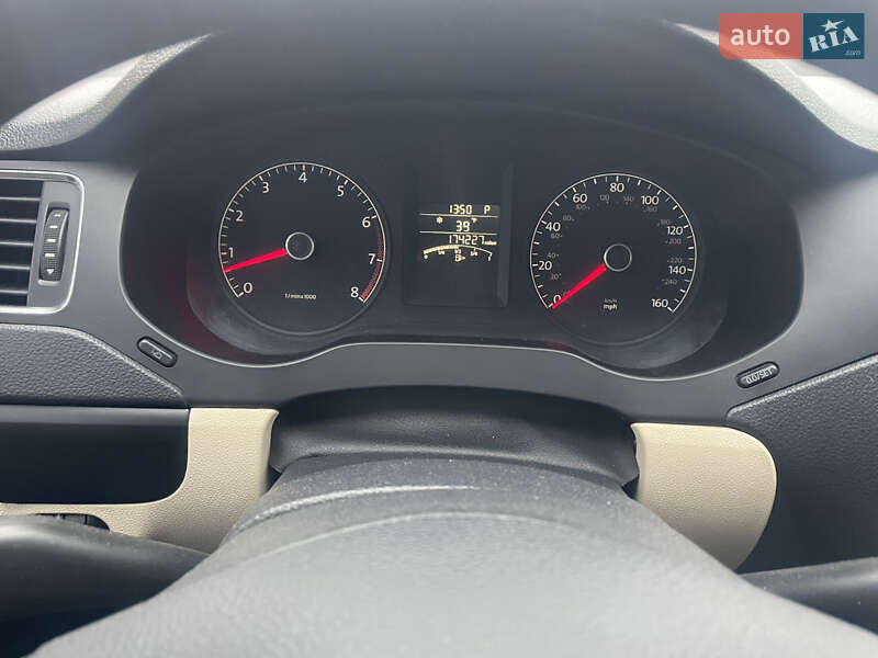 Седан Volkswagen Jetta 2011 в Бахмаче