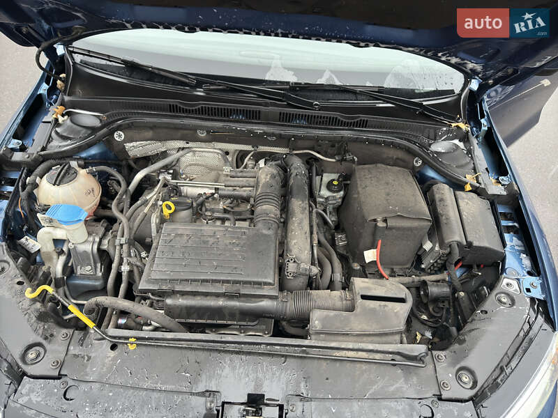 Седан Volkswagen Jetta 2016 в Киеве