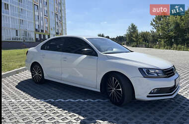 Седан Volkswagen Jetta 2016 в Черкасах