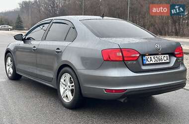 Седан Volkswagen Jetta 2012 в Днепре