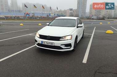 Седан Volkswagen Jetta 2018 в Києві