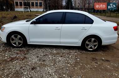 Седан Volkswagen Jetta 2014 в 