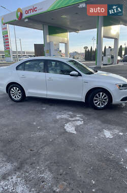 Седан Volkswagen Jetta 2013 в Львові