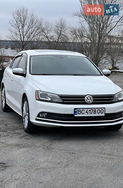 Седан Volkswagen Jetta 2015 в 