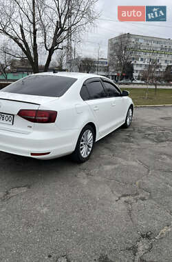 Седан Volkswagen Jetta 2015 в 