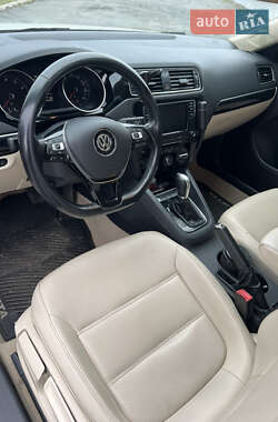 Седан Volkswagen Jetta 2015 в 