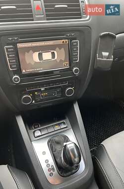 Седан Volkswagen Jetta 2011 в 