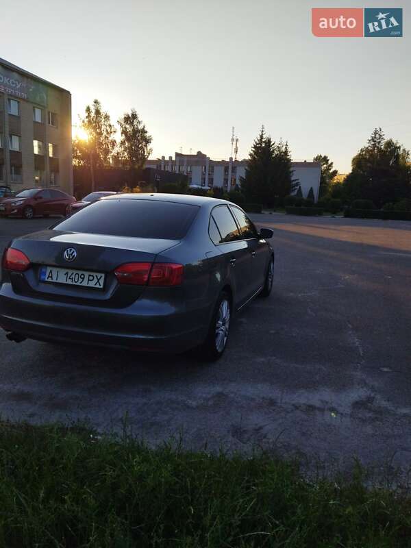 Седан Volkswagen Jetta 2012 в Броварах