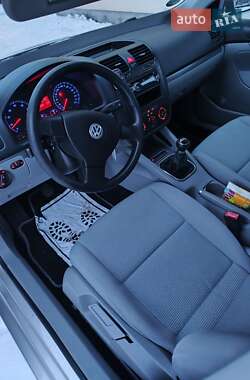 Седан Volkswagen Jetta 2006 в Луцке