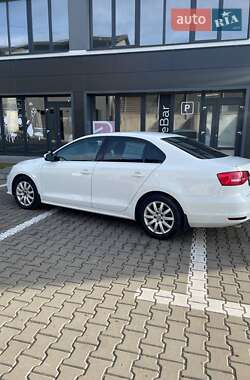 Седан Volkswagen Jetta 2015 в Ивано-Франковске