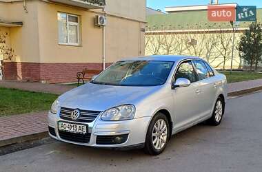 Седан Volkswagen Jetta 2006 в Ужгороде