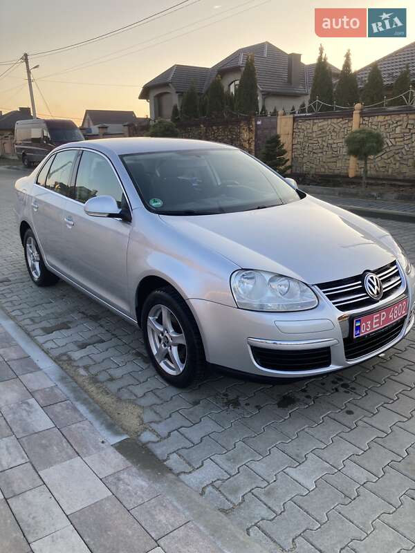 Седан Volkswagen Jetta 2006 в Ковелі