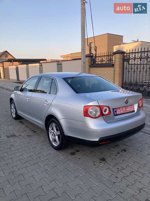 Седан Volkswagen Jetta 2006 в Ковелі