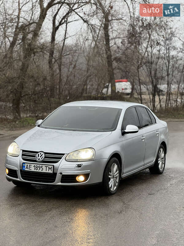 Седан Volkswagen Jetta 2007 в Днепре