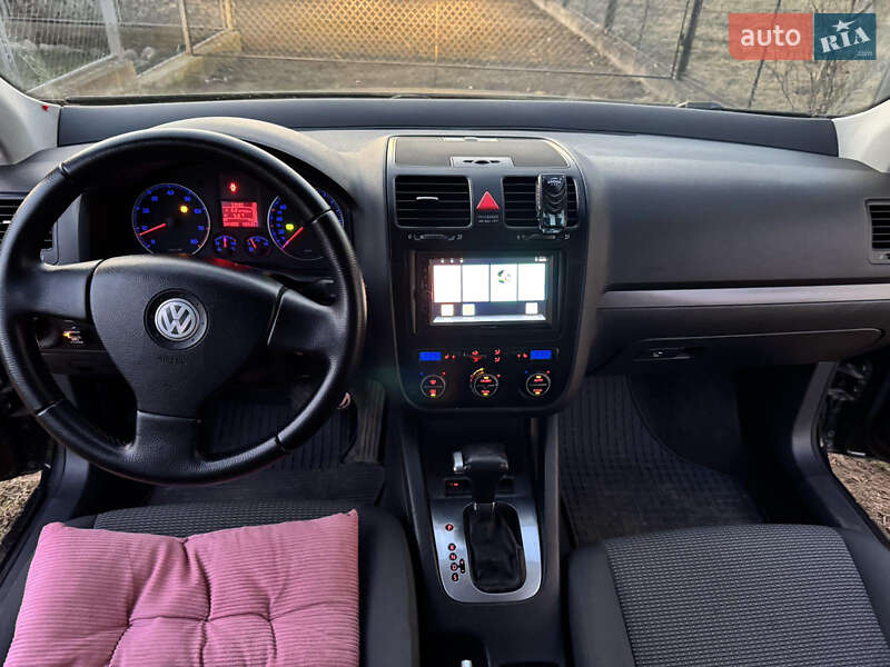 Седан Volkswagen Jetta 2006 в Надворной