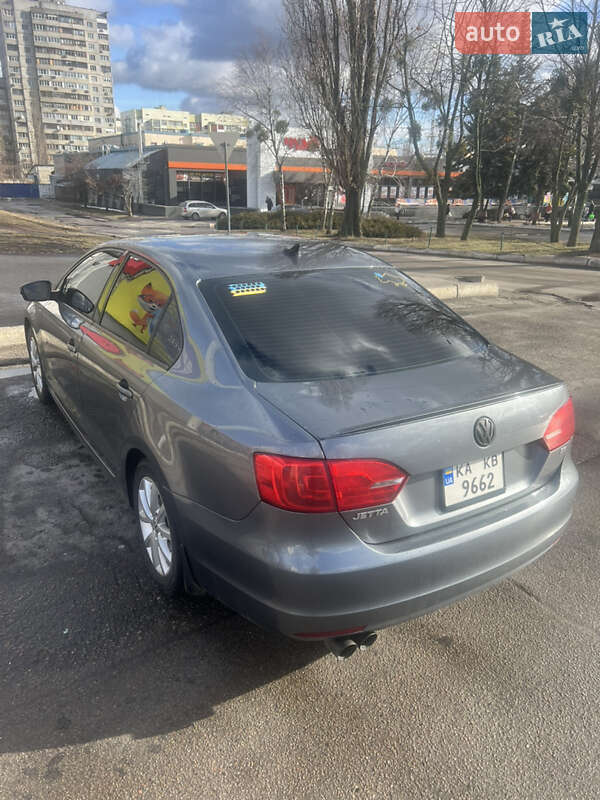 Седан Volkswagen Jetta 2011 в Харькове