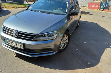 Седан Volkswagen Jetta 2015 в Харкові