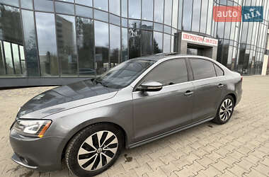 Седан Volkswagen Jetta 2012 в 