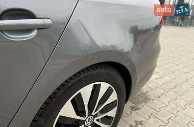 Седан Volkswagen Jetta 2012 в 