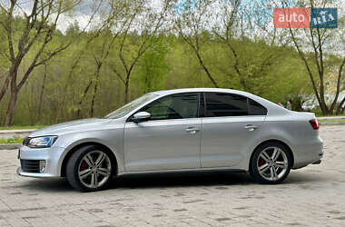 Седан Volkswagen Jetta 2015 в Новояворівську