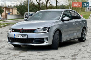 Седан Volkswagen Jetta 2015 в Новояворівську