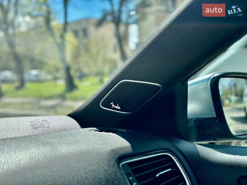 Седан Volkswagen Jetta 2015 в Новояворівську