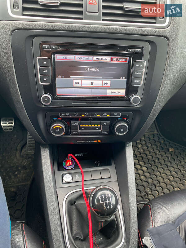 Седан Volkswagen Jetta 2012 в Киеве фото 20 Седан Volkswagen Jetta 2012 в Киеве