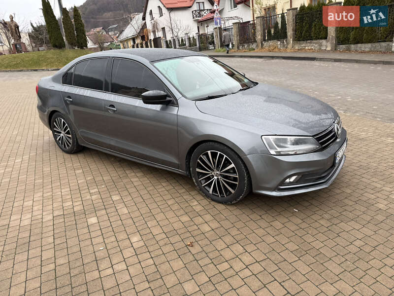 Седан Volkswagen Jetta 2016 в Львові