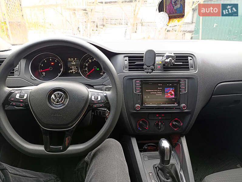 Седан Volkswagen Jetta 2016 в Глухові