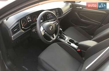 Седан Volkswagen Jetta 2019 в Львове