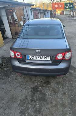 Седан Volkswagen Jetta 2005 в Хмельницком