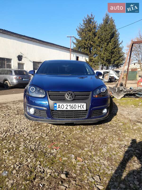 Седан Volkswagen Jetta 2005 в Хусті