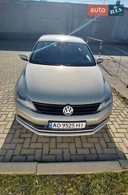 Седан Volkswagen Jetta 2015 в 