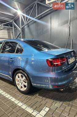 Седан Volkswagen Jetta 2016 в 